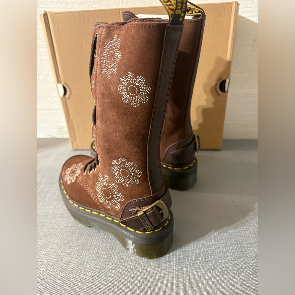 Dark Brown ~ DR. MARTENS 1B99 DUNNET FLOWER E.H Suede PLATFORM BOOTS ~ RARE FIND - Picture 6 of 16